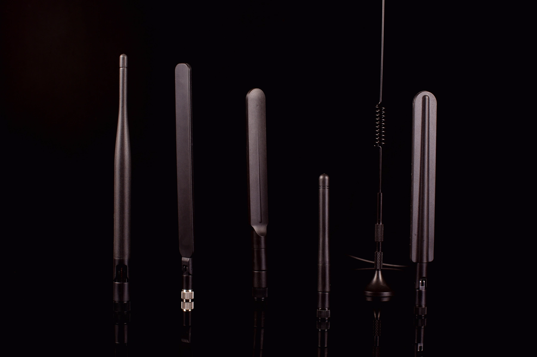 Different Types of Antennas for Antenna Testing Different Types of Antennas for Antenna Testing