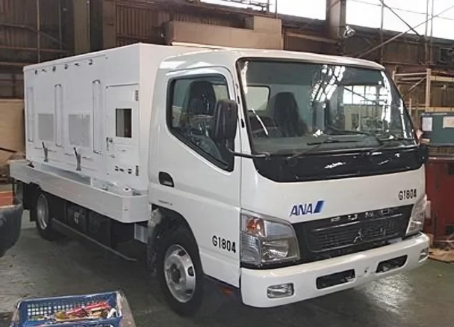 airport power supply vehicle with soundproof cover