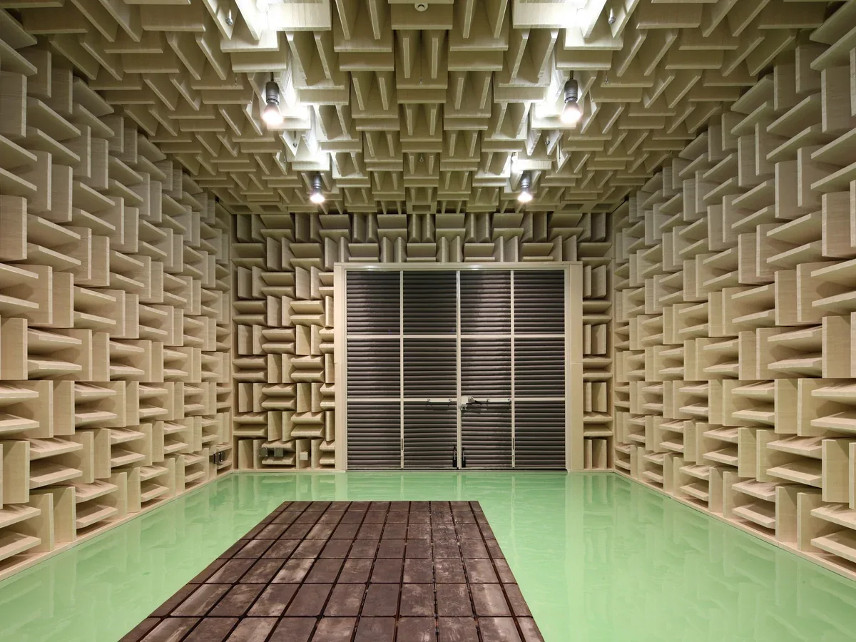 semi anechoic chamber with big door for automobile entry