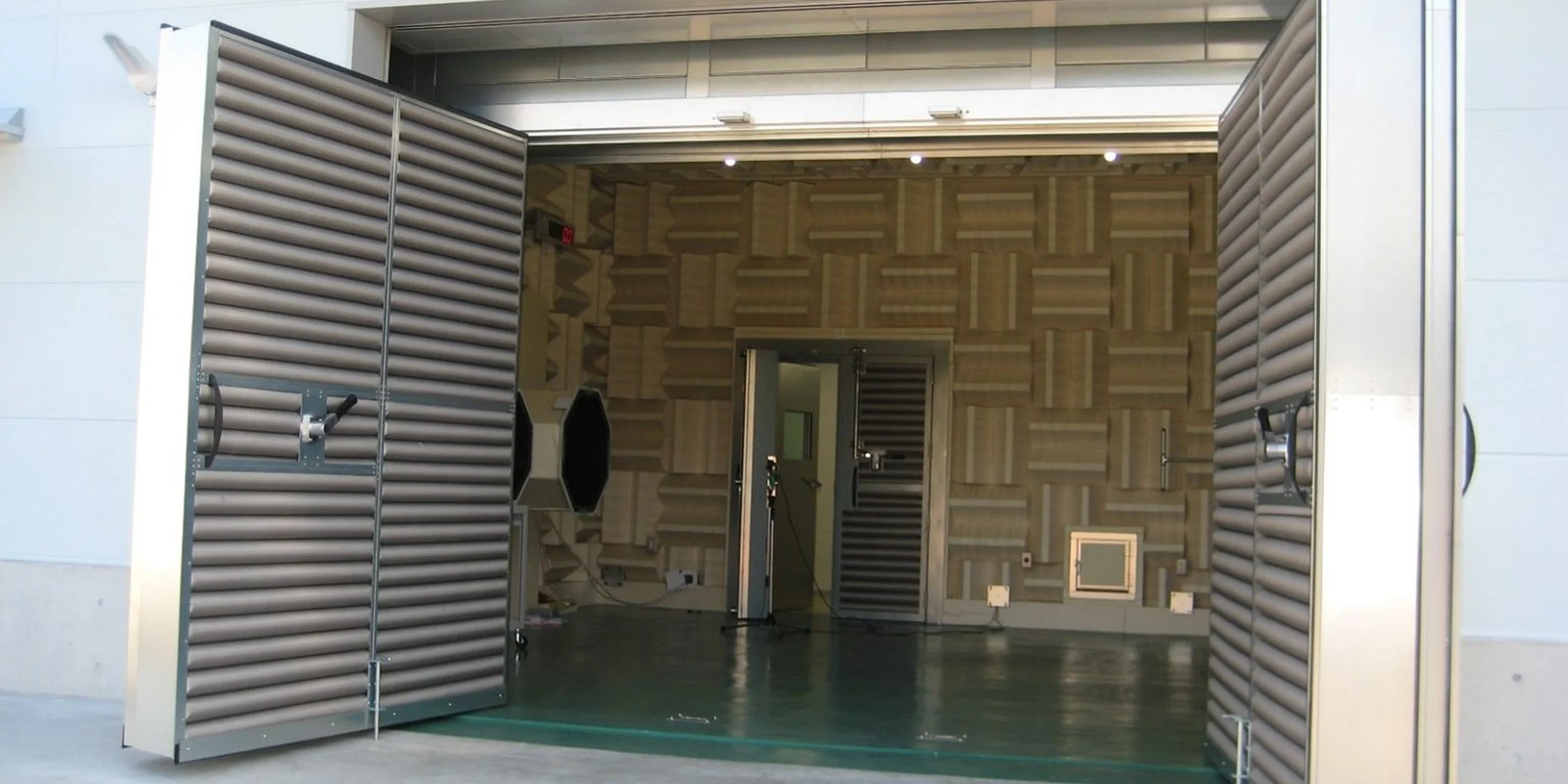 open door hemi anechoic chamber for automotive parts open door hemi anechoic chamber for automotive parts