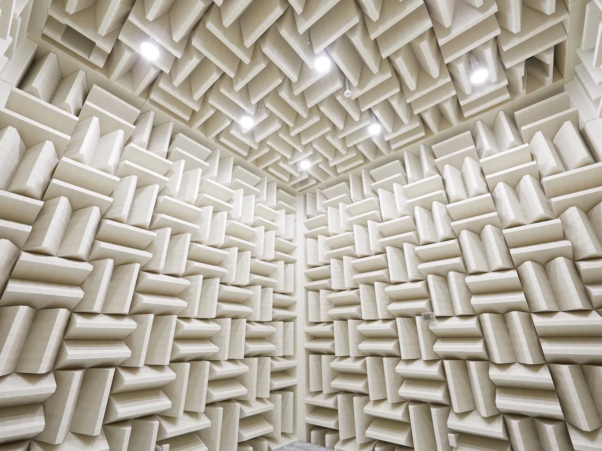 fully anechoic chamber showing ceiling light